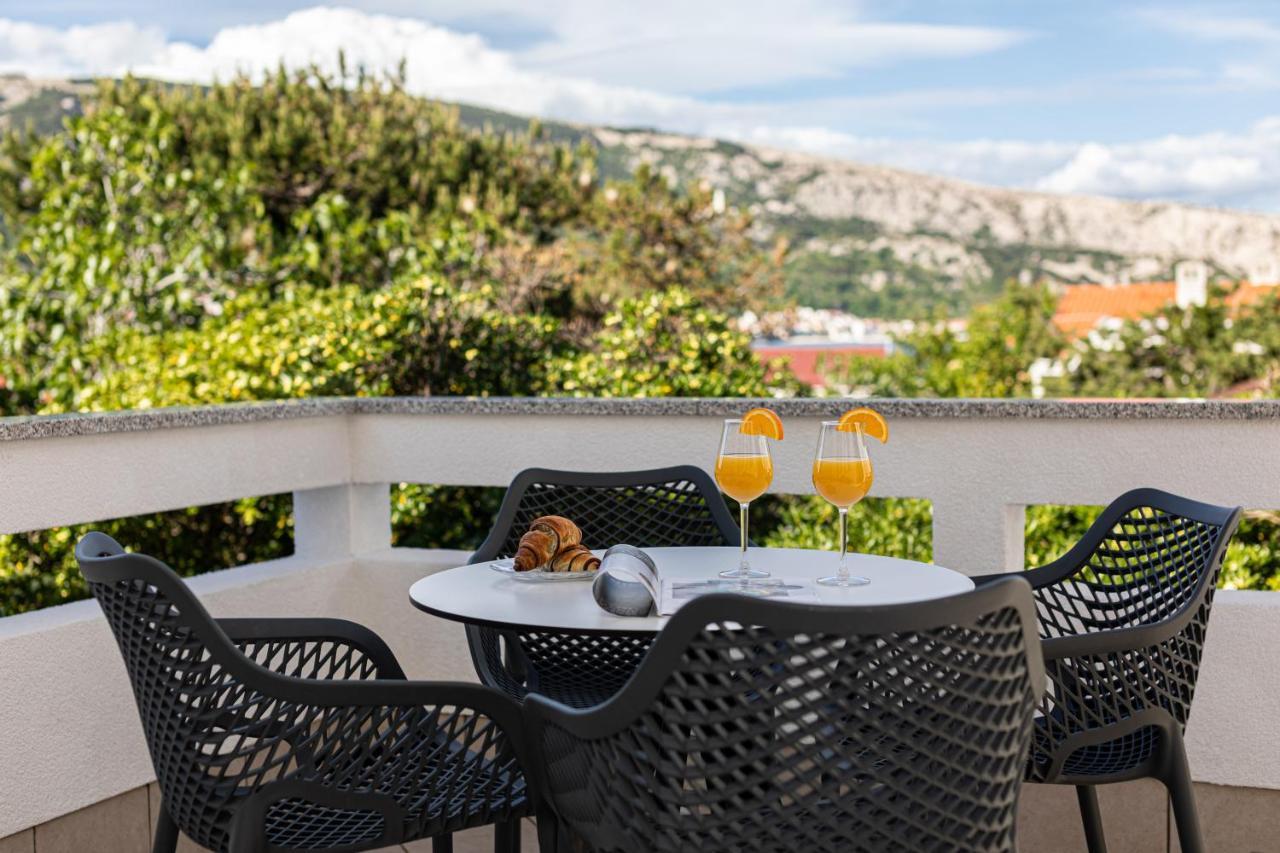 Happy Apartments Baska Exterior photo