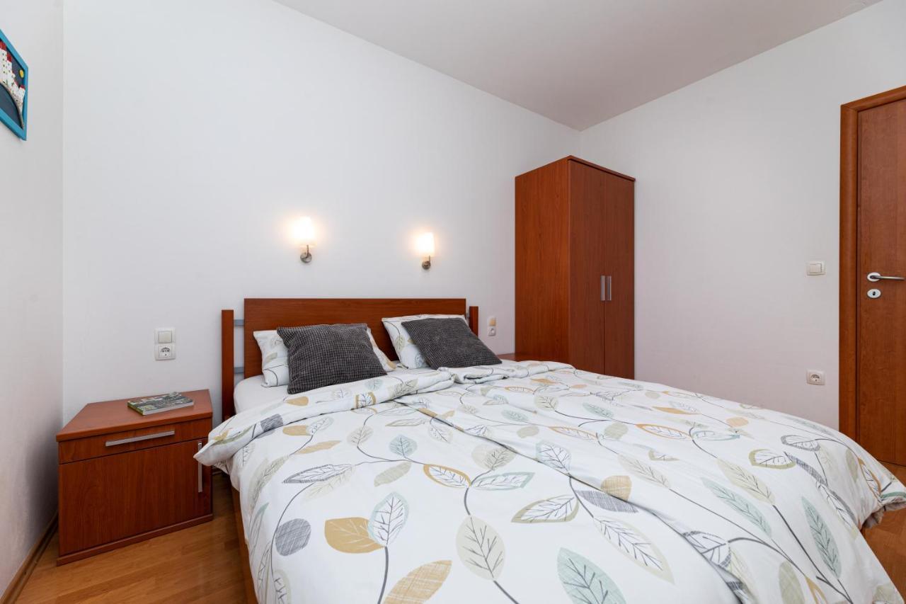 Happy Apartments Baska Exterior photo