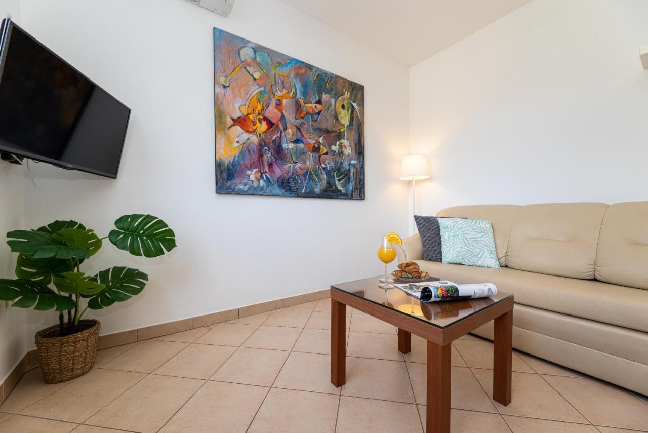 Happy Apartments Baska Exterior photo